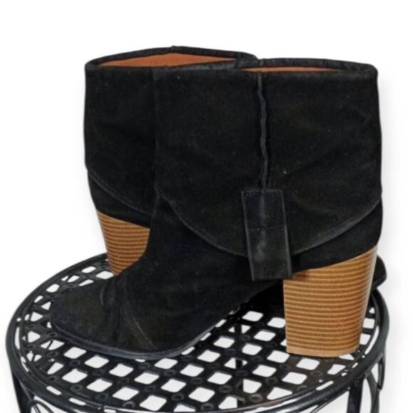 QUPID BLACK FAUX SUEDE BOOTIES SZ.6.5-7 GUC. - Picture 6 of 9